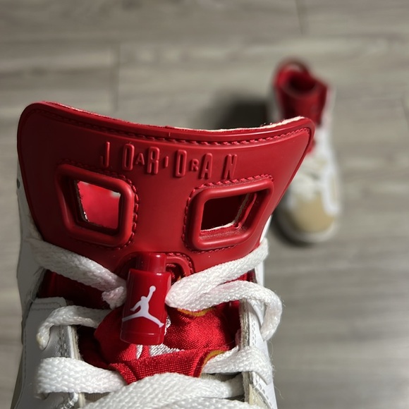 Air Jordan 6 Alternate Hare White & Red (8.5) - Picture 12 of 13